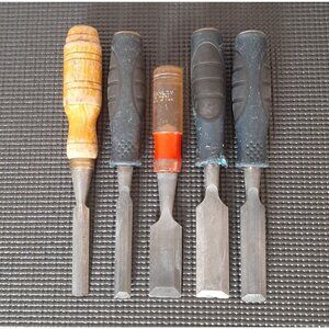 WOODWORKING CHISEL BUNDLE USED